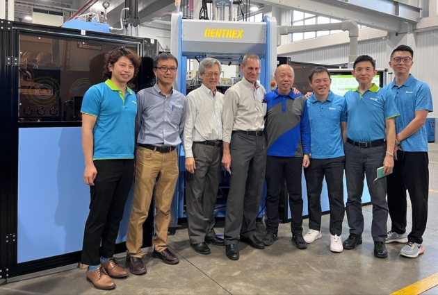 Tien Kang, Trexel and FCS Team working together in Supercritical Fluid Injection project GENTREX